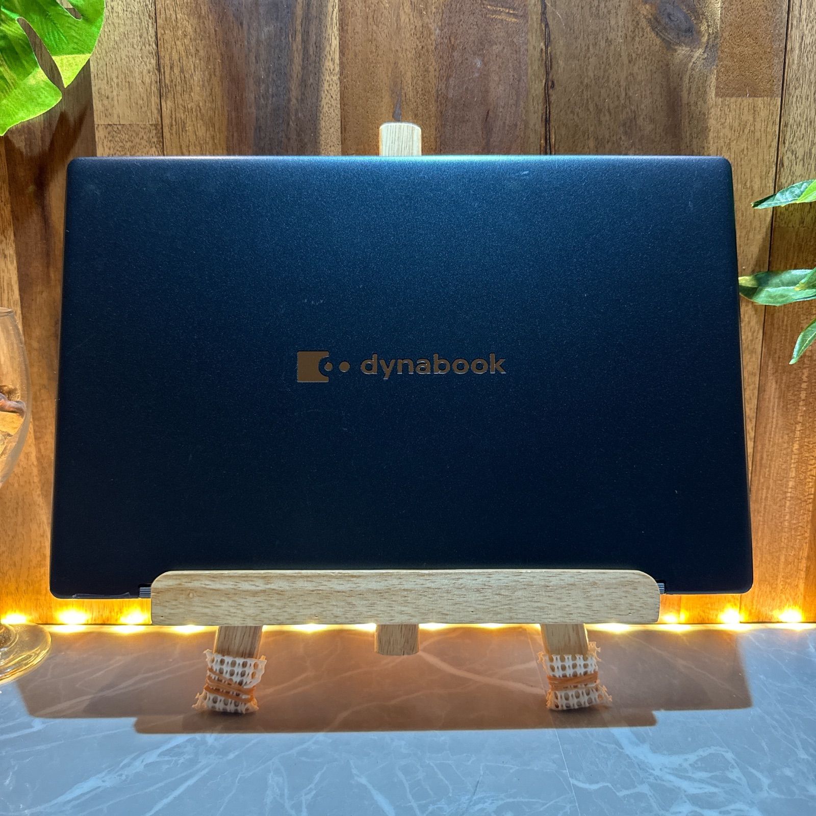 美品 dynabook V83/HS 2in1 タッチパネル biz】5つのスタイルで使える13.3型ビジネス向け2in1「dynabook