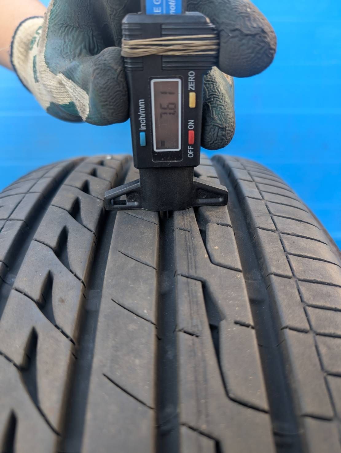 215|45R18