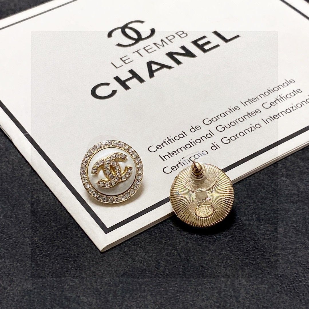 今日特価】Chanel シャネル ダブル C イヤリング - メルカリ