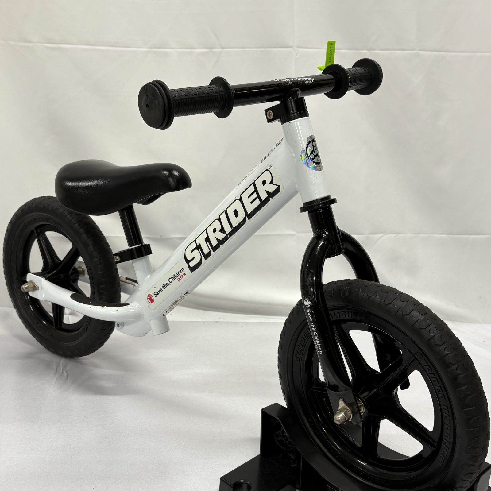 STRIDER ストライダー 12インチ　ホワイト　カスタム　セーブザチルドレン STRIDER ストライダー セーブザチルドレン スポーツモデル