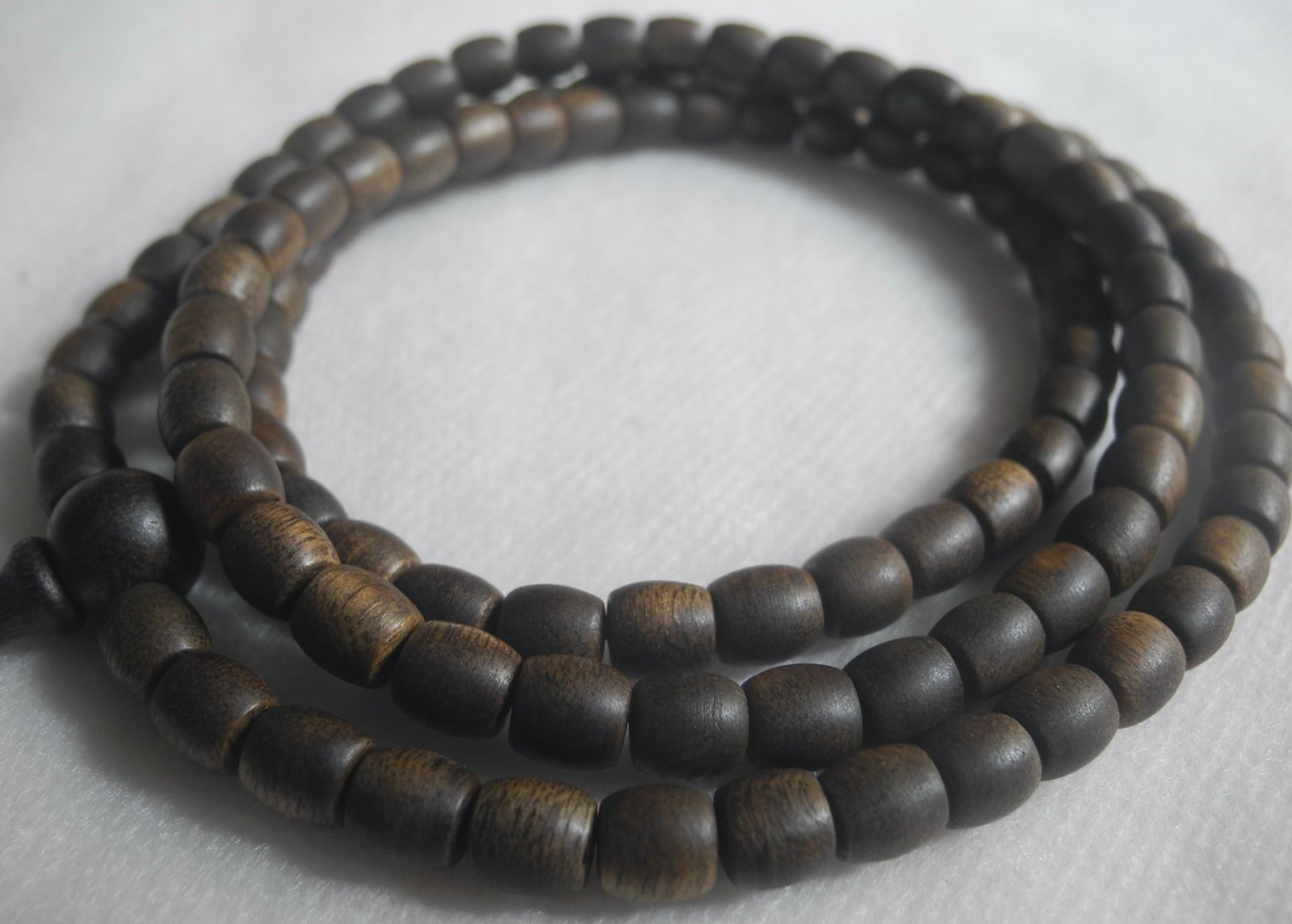 ベトナム産 香木 水沈 沈香 数珠 ネックレス 本物 24g 6mm agarwood 仏具 伽羅 美しい木目 非常に良い香り 沈水 アロマ ATMAENTERPRISE_COM