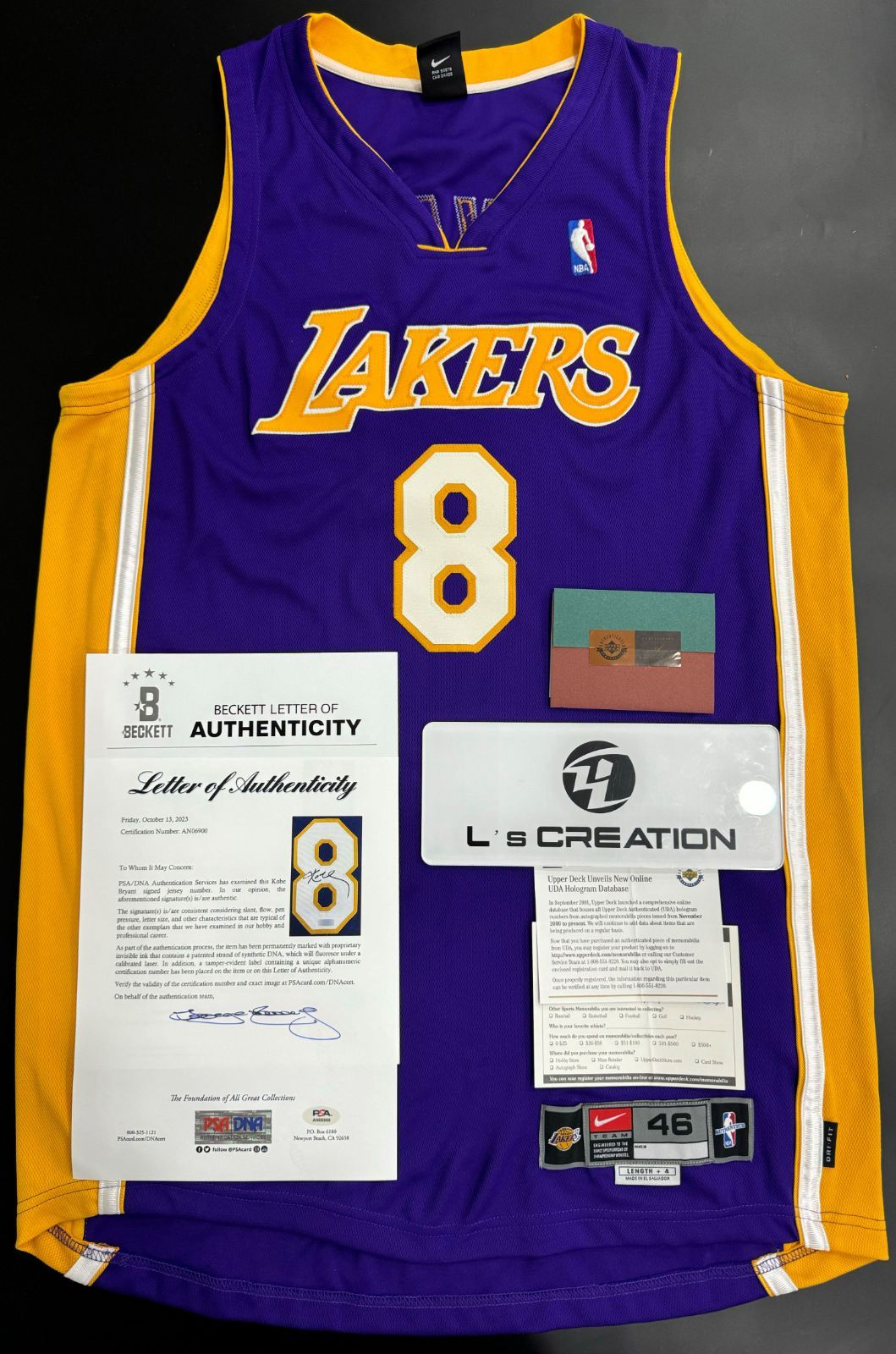 コービー・ブライアントロサンゼルス・レイカーズ直筆サイン入り