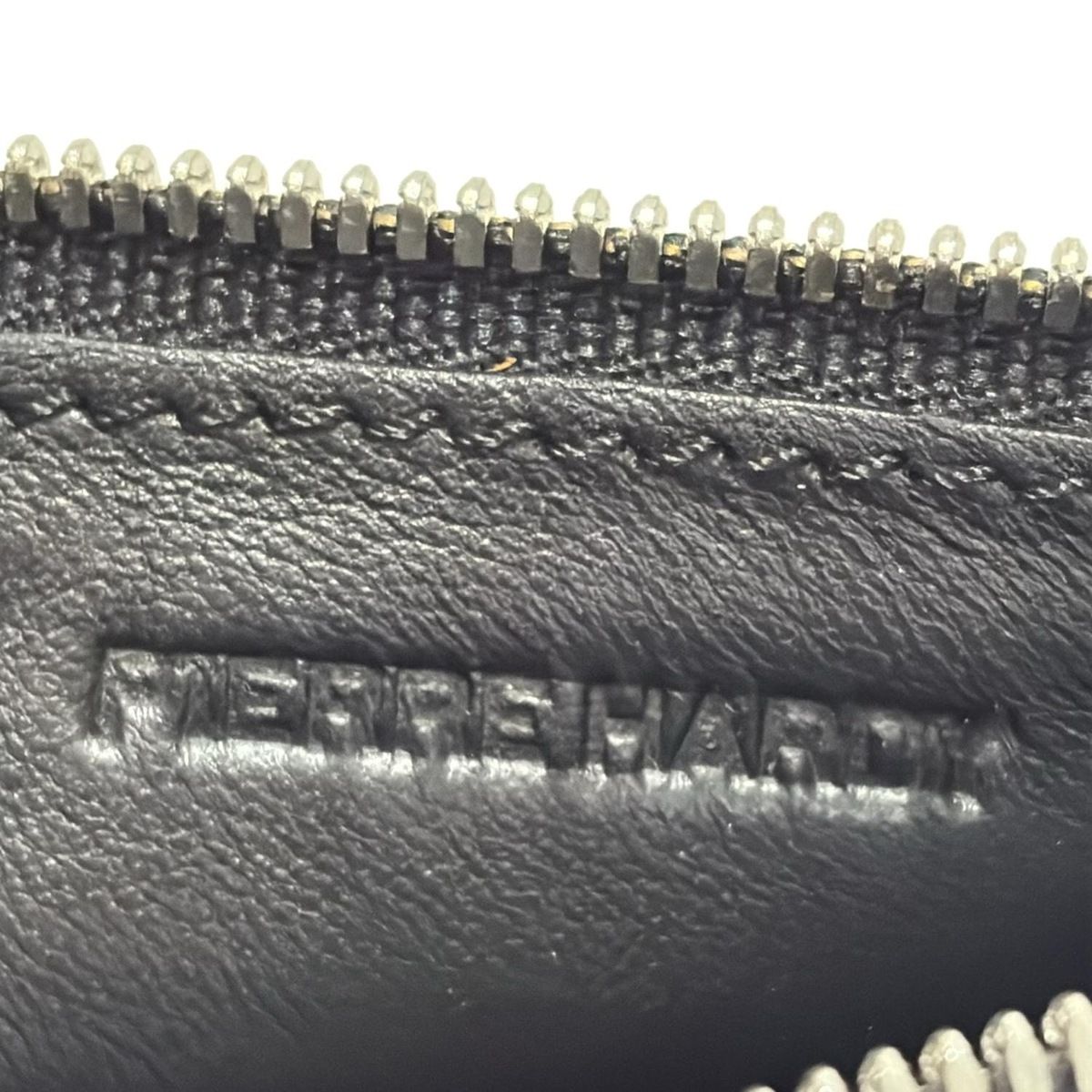 PIERRE HARDY RS01ZCALFPRINTEDSUEDEKIDLEOPARDBLACK 関税送料込 PIERRE HARDY(ピエールアルディ) コインケース - 黒×白×グレー