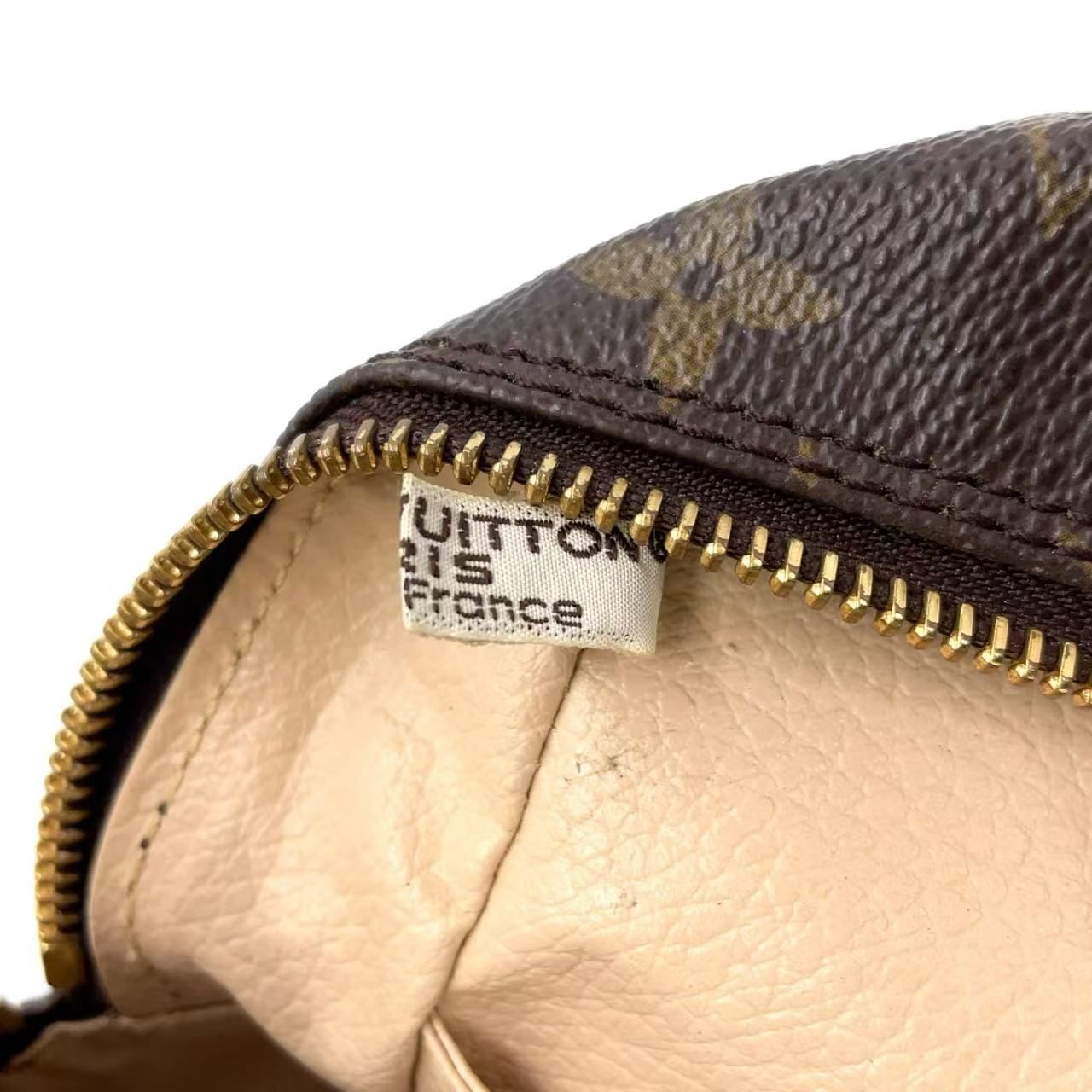 LOUIS VUITTON トゥルース トワレット28 モノグラム PVC