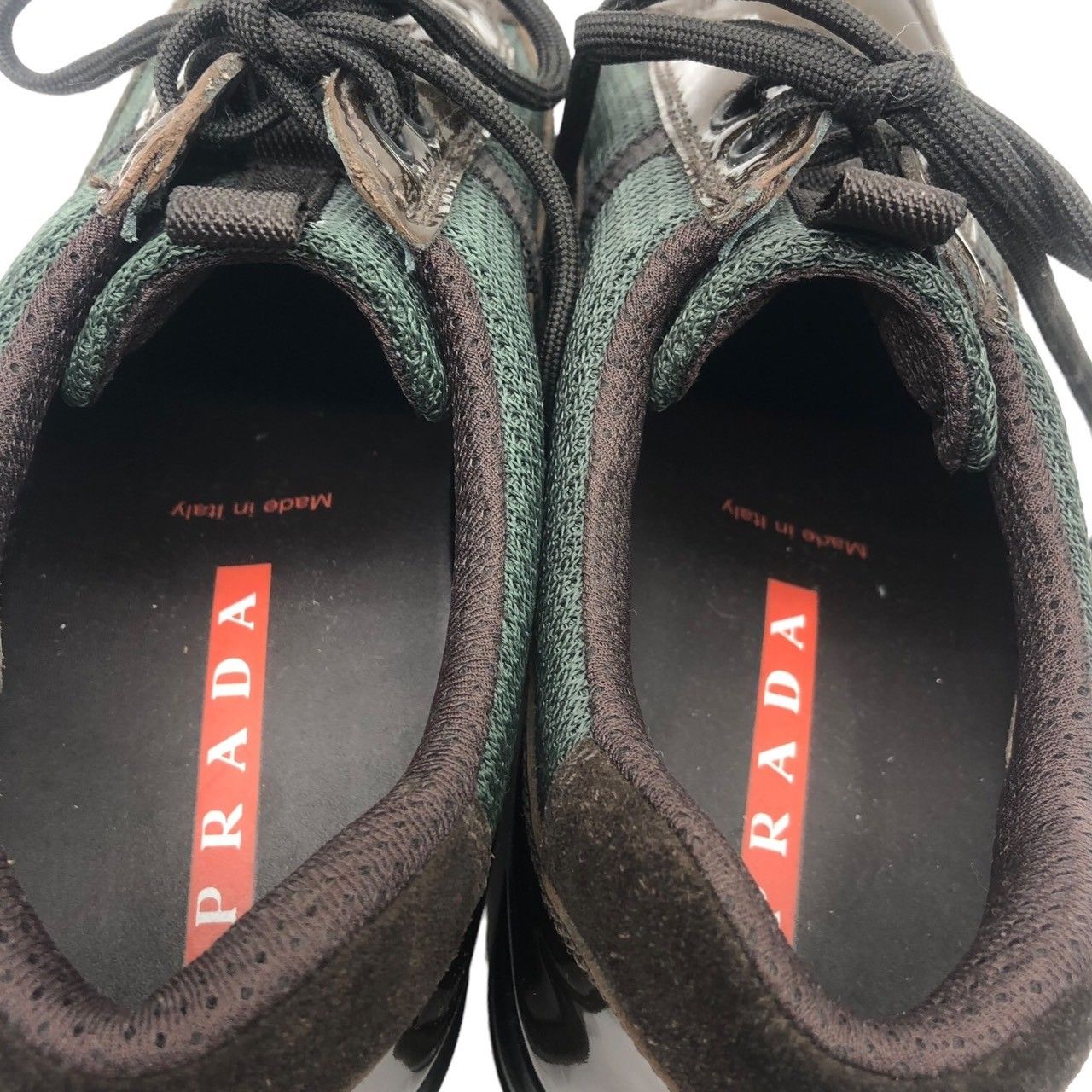 prada sport エナメルスニーカー ブラック ロゴ スニーカー エナメル フラット レースアップ