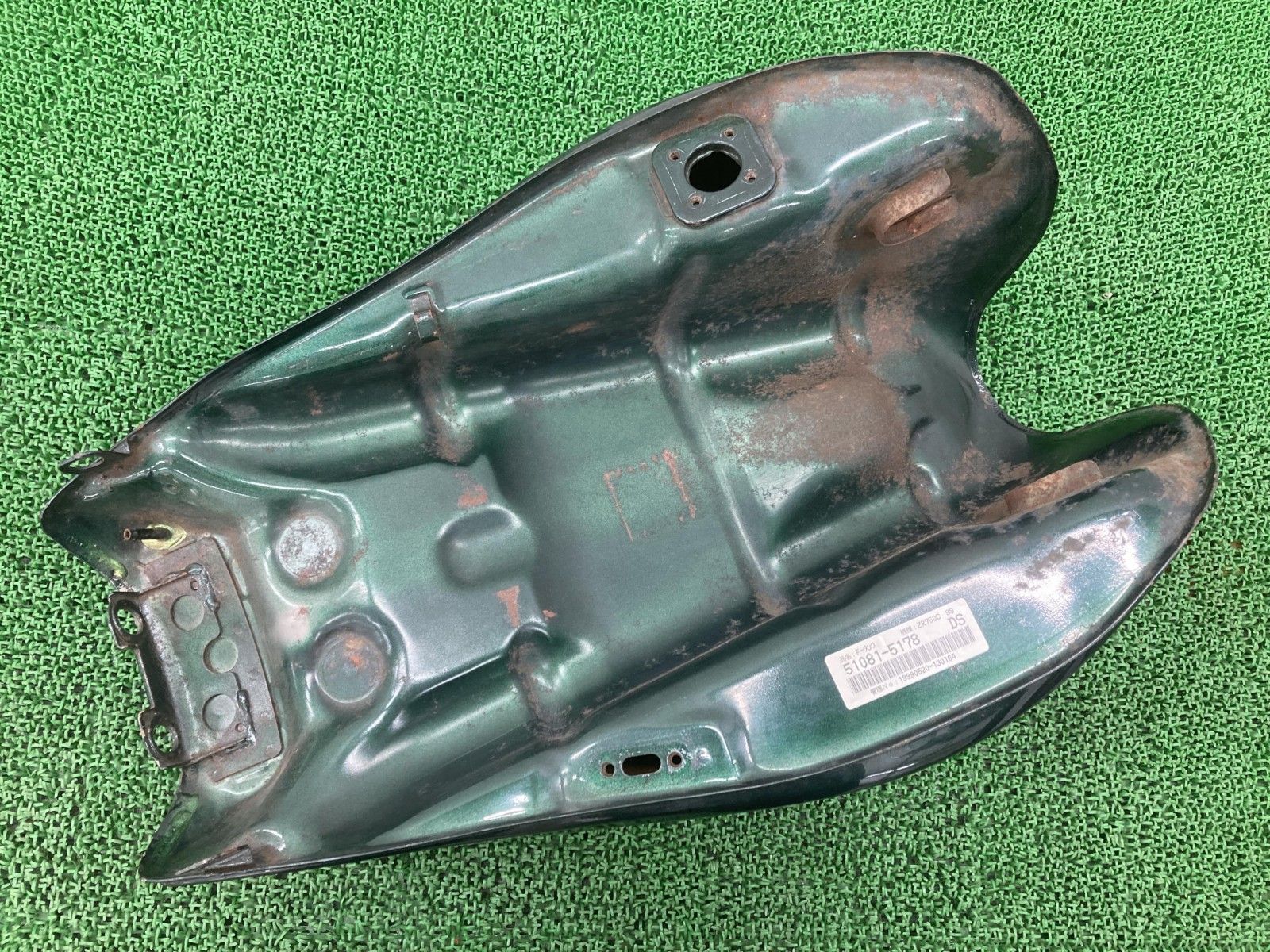 ゼファー750 タンク ミナスウィンザーグリーン カワサキ 純正 バイク