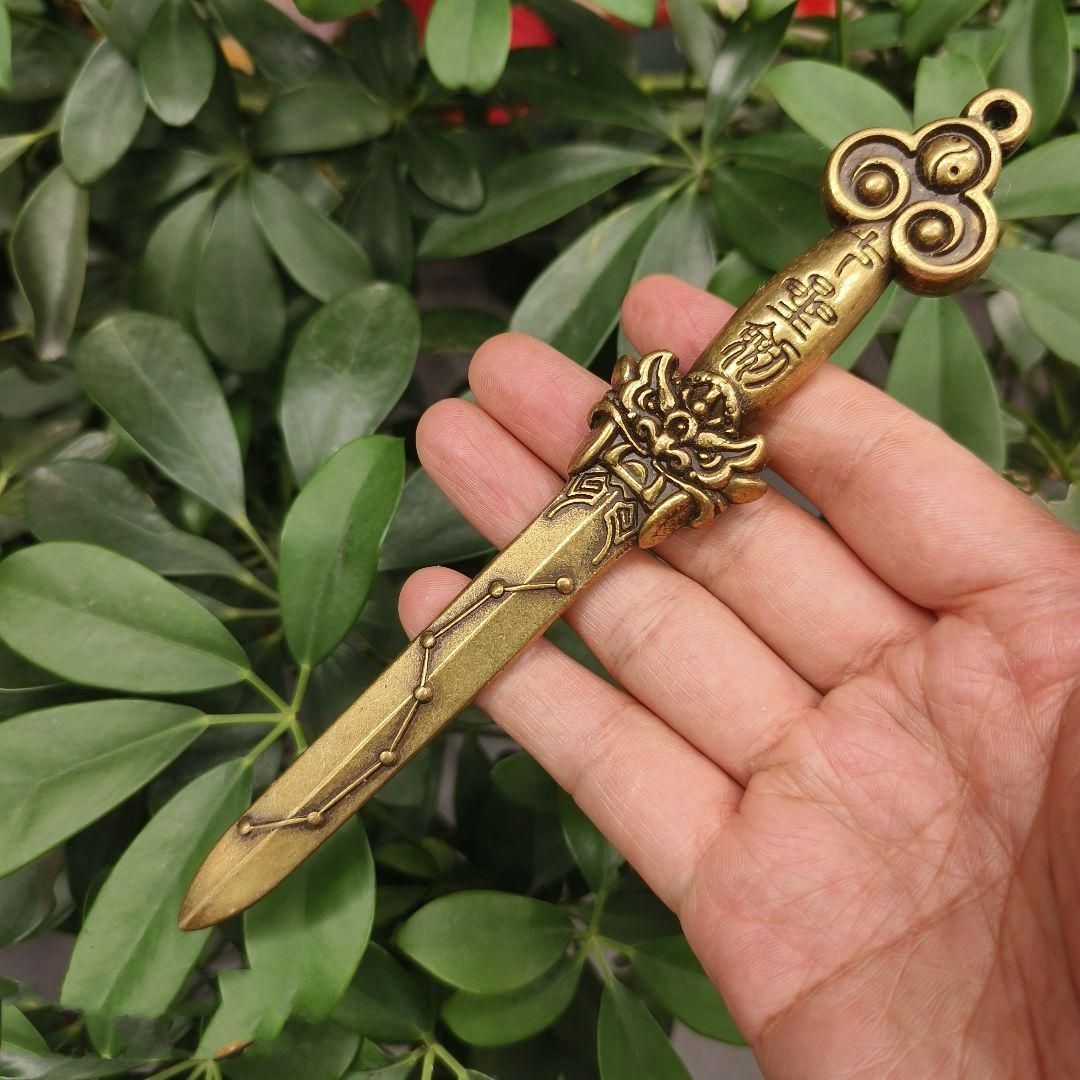 銅剣 七星宝剣 北斗七星剣 家内 客間 招財 開運 風水 工芸品 置物 七星剣
