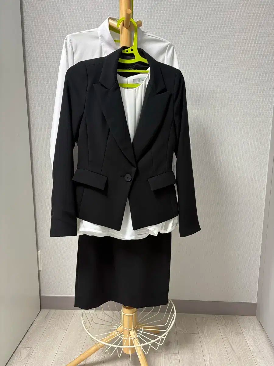 S ザ ウェナイン レディース スーツセット ジャケット＋スカート＋ブラウス＋シャツ