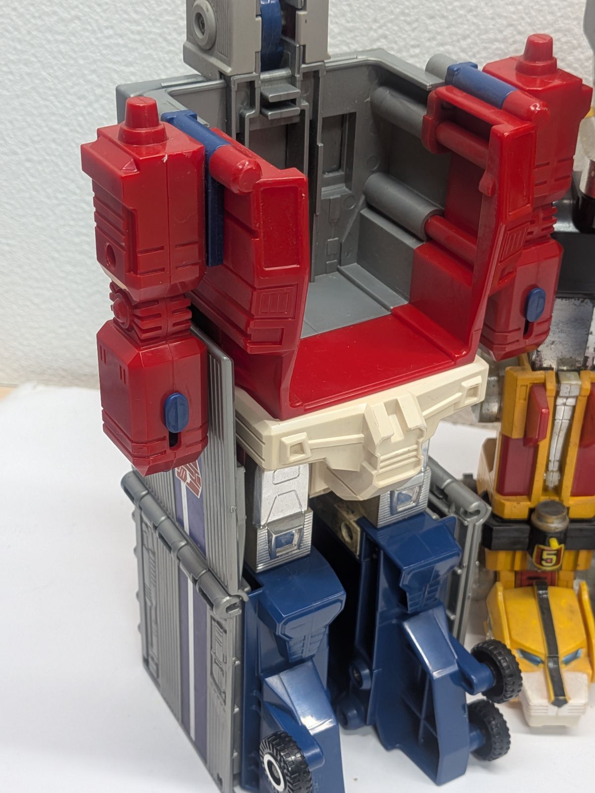 DX超合金ファイブロボ トランスフォーマー2体の一部