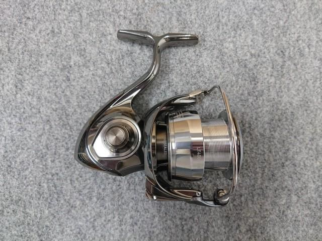 未使用品　美品　EXIST LT4000-XH スピニングリール リール DAIWA 22EXIST LT4000-XH 釣具のダイワ】のスピニングリール