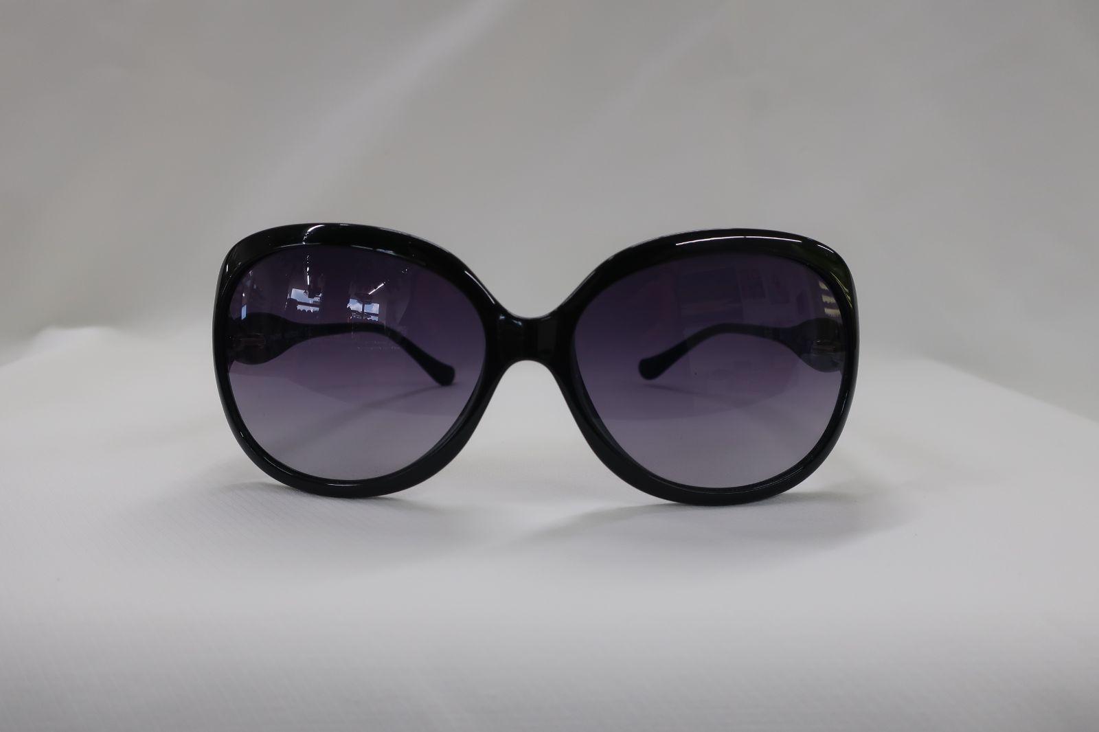 パリスヒルトン サングラス PARIS HILTON PH6514 A １か所キズあり