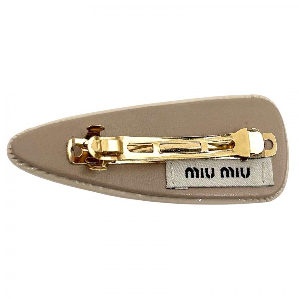 MIUMIU パテントレザー ヘアクリップ バレッタ Amazon.co.jp: [ミュウミュウ]ヘアアクセサリー パテントレザー