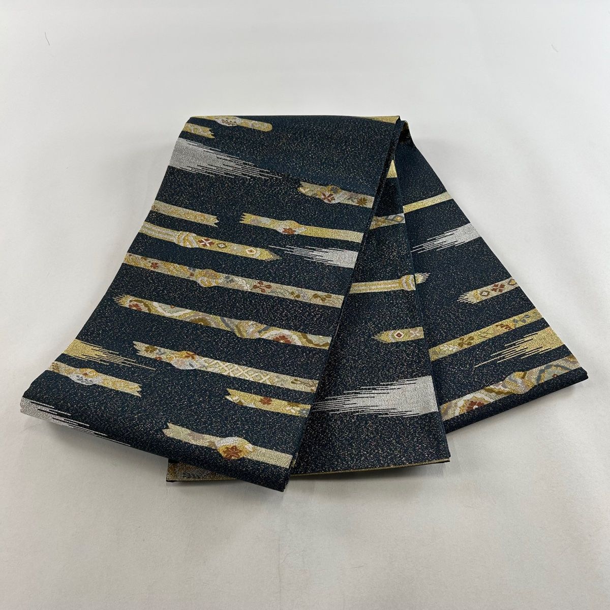 袋帯 美品 名品 関西仕立て 草花 霞 金銀糸 金通し 藍色 お太鼓 袋帯 美品 名品 関西仕立て 草花 霞 金銀糸 金通し 藍色 お太鼓
