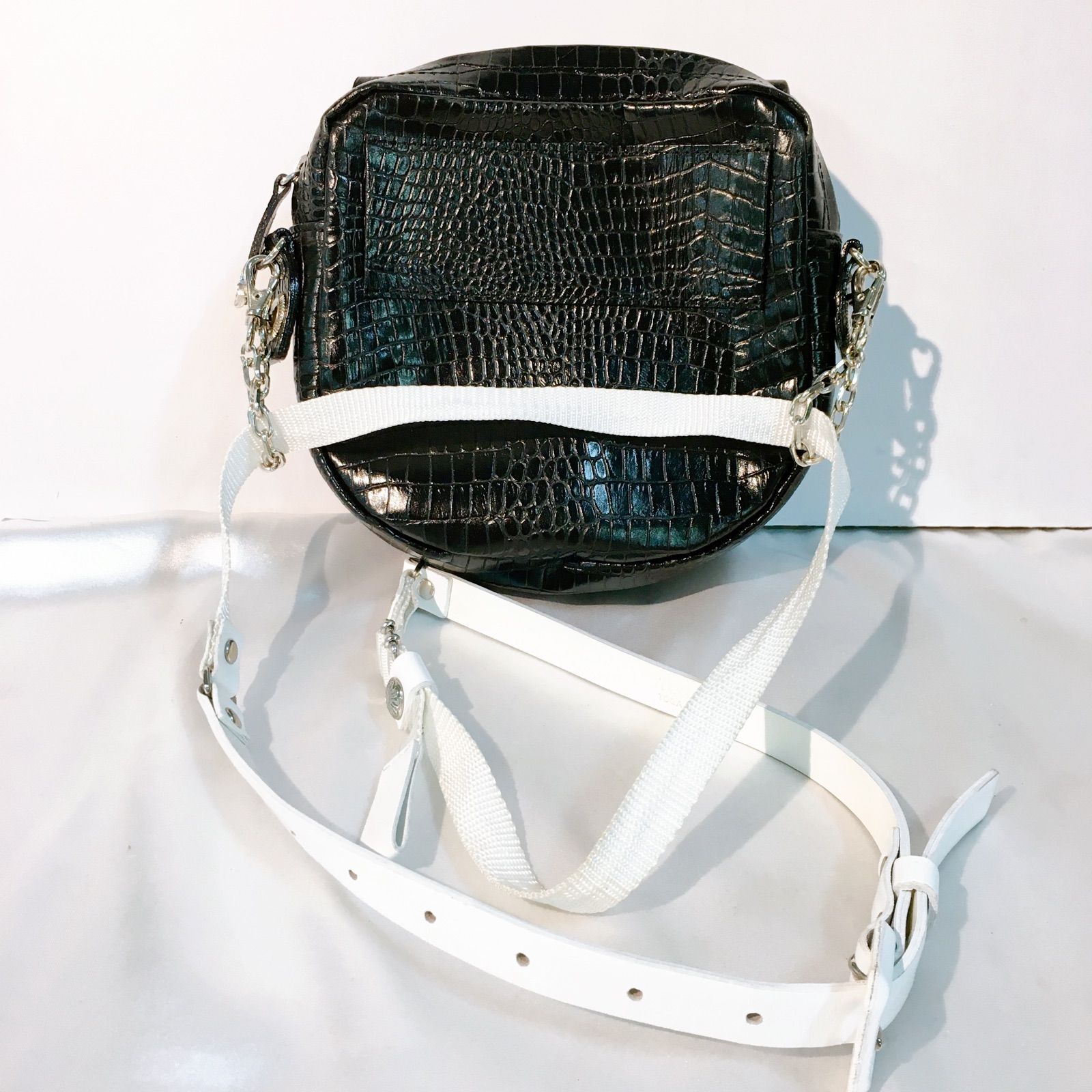 美品 TOGA PULLA レザーショルダーバッグ こびり付く