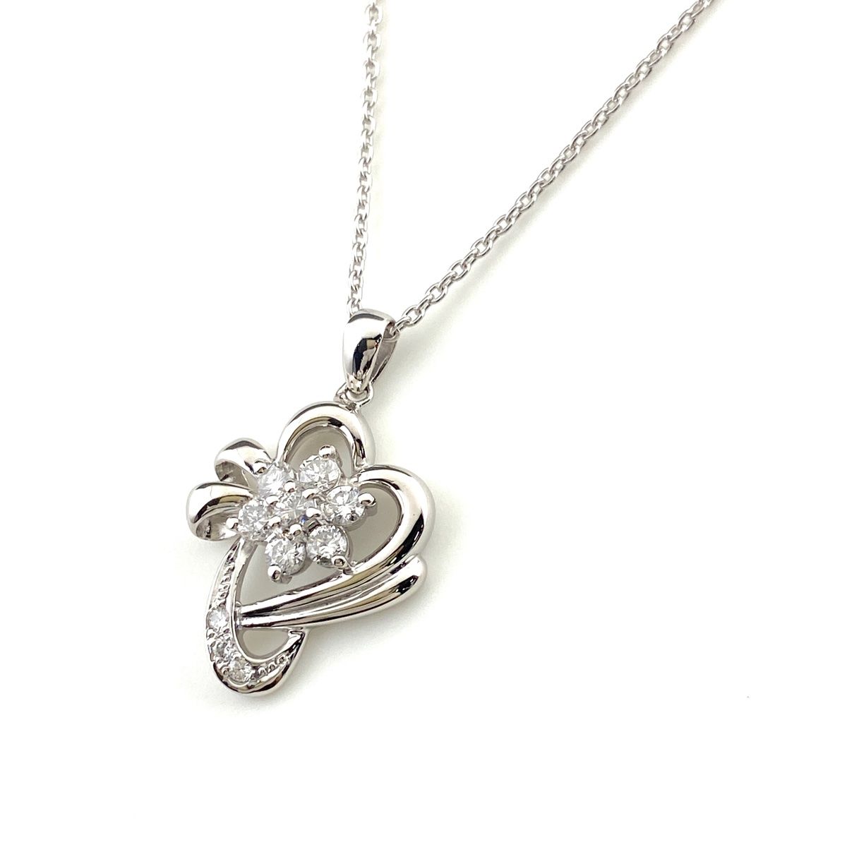 メレダイヤ デザインペンダントトップ Pt900