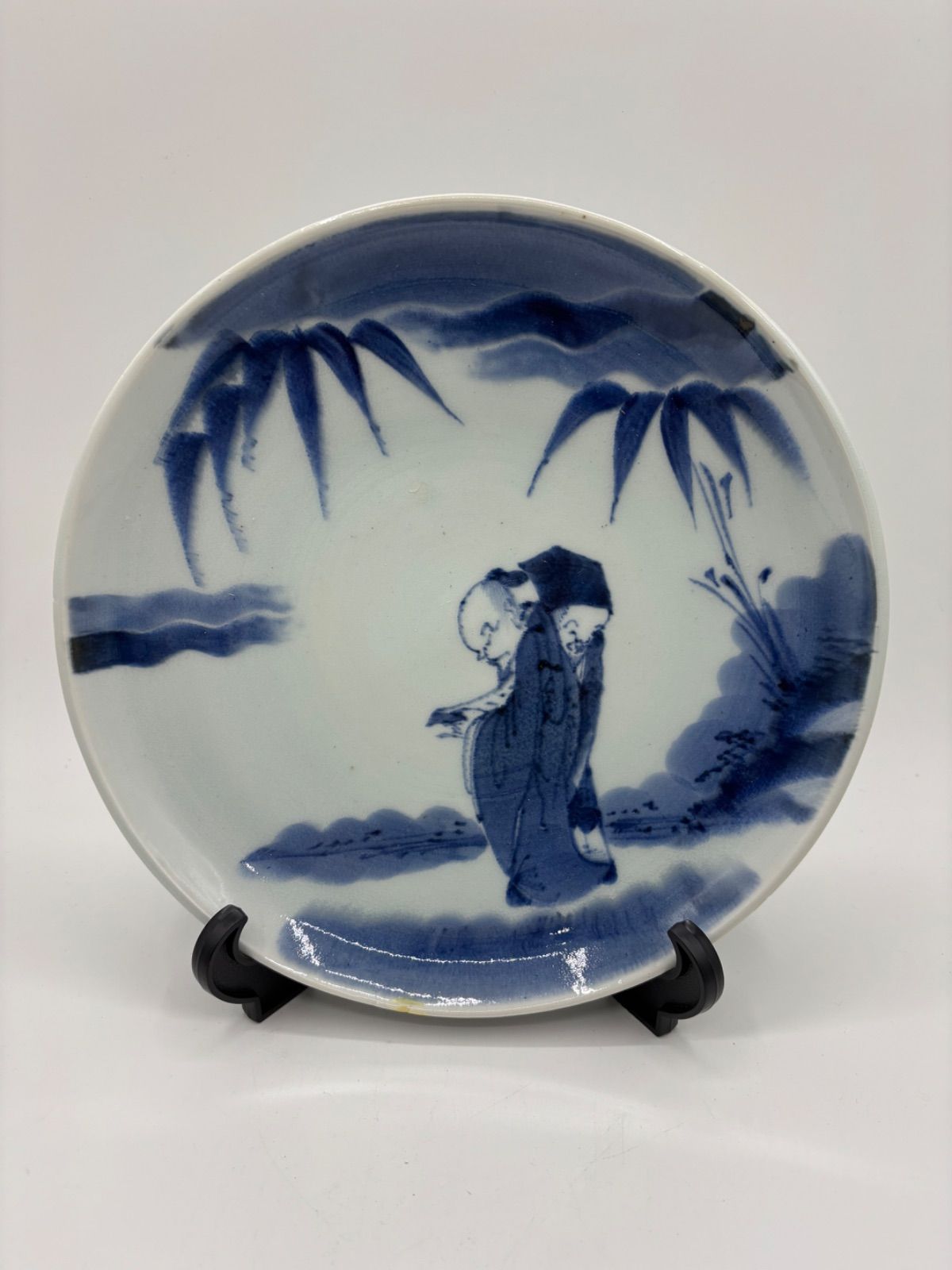 美品　陶器　古伊万里　染付　山水　濃淡の表現が美しい　丁寧に描かれてます　古道具 古伊万里 志田窯【染付山水人物文皿】25.5センチ - メルカリ