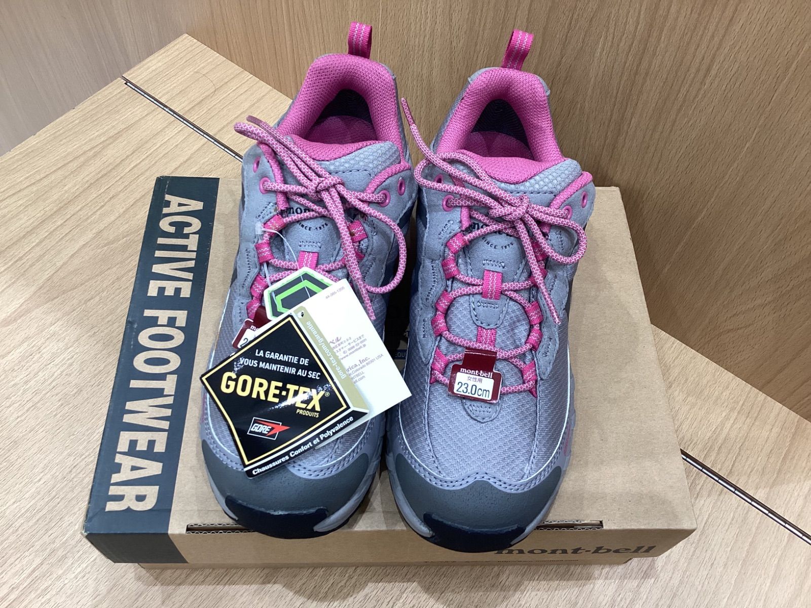 mont-bell GORE-TEX フード付きレインウェア上下 レインウエアガイド | Montbell Japan
