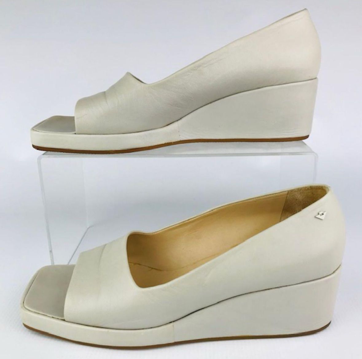 良品☆BOTTEGA VENETA・ボッテガヴェネタ レディース レザー アイコン  