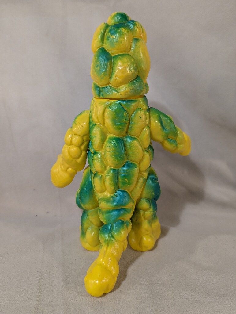 ブルマァク ブルマァクST VINソフビ シュガロン黄色成型磁石付 山吹色と緑 230 mm