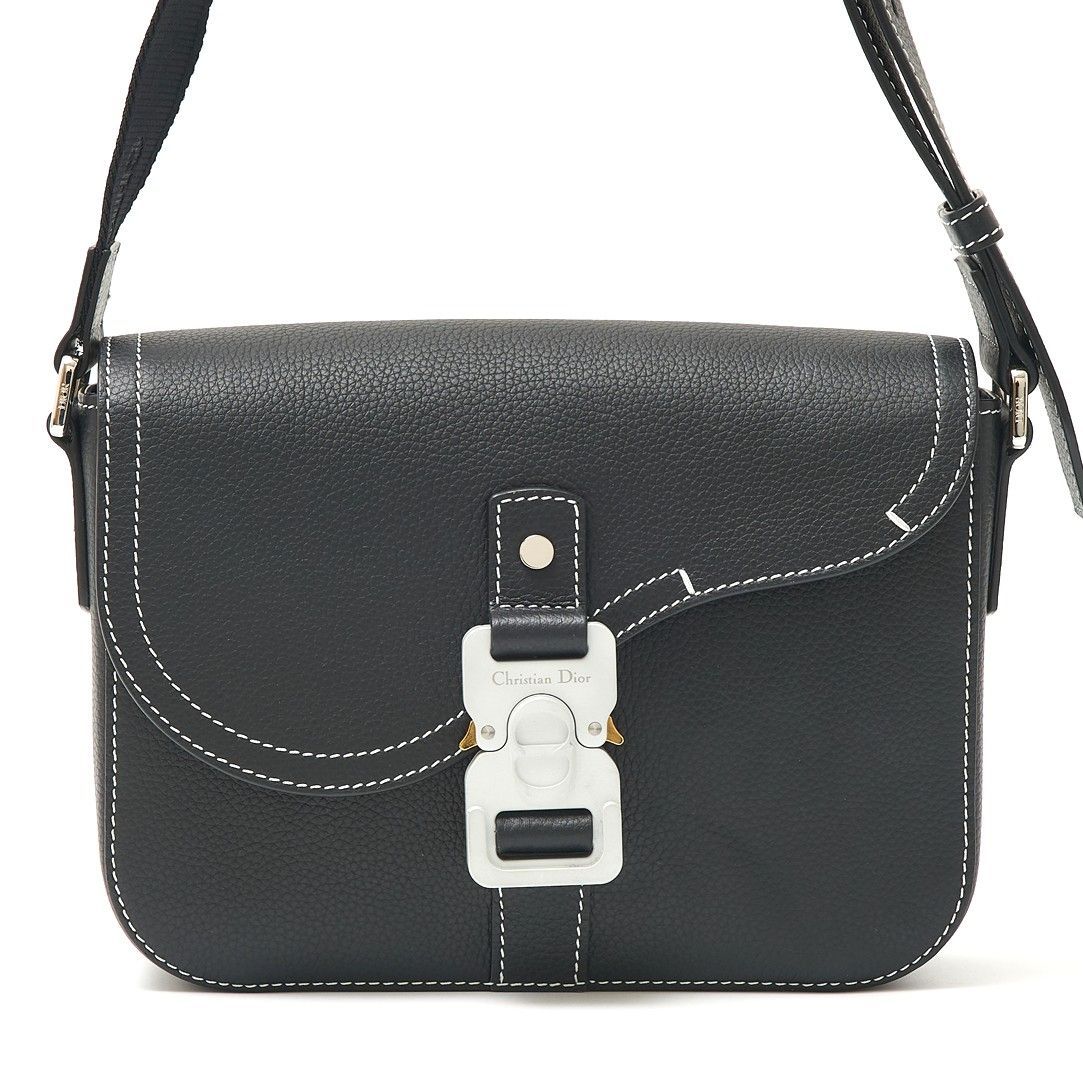 CHRISTIAN DIOR
