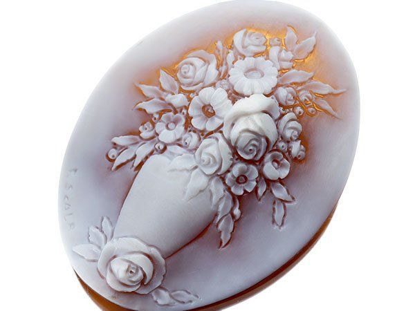 ジュエリー フランコ スカーラ作 咲き誇る生け花の彫刻 シェルカメオルース 59.5ｍｍ×45.0ｍｍ a2579o 送料無料