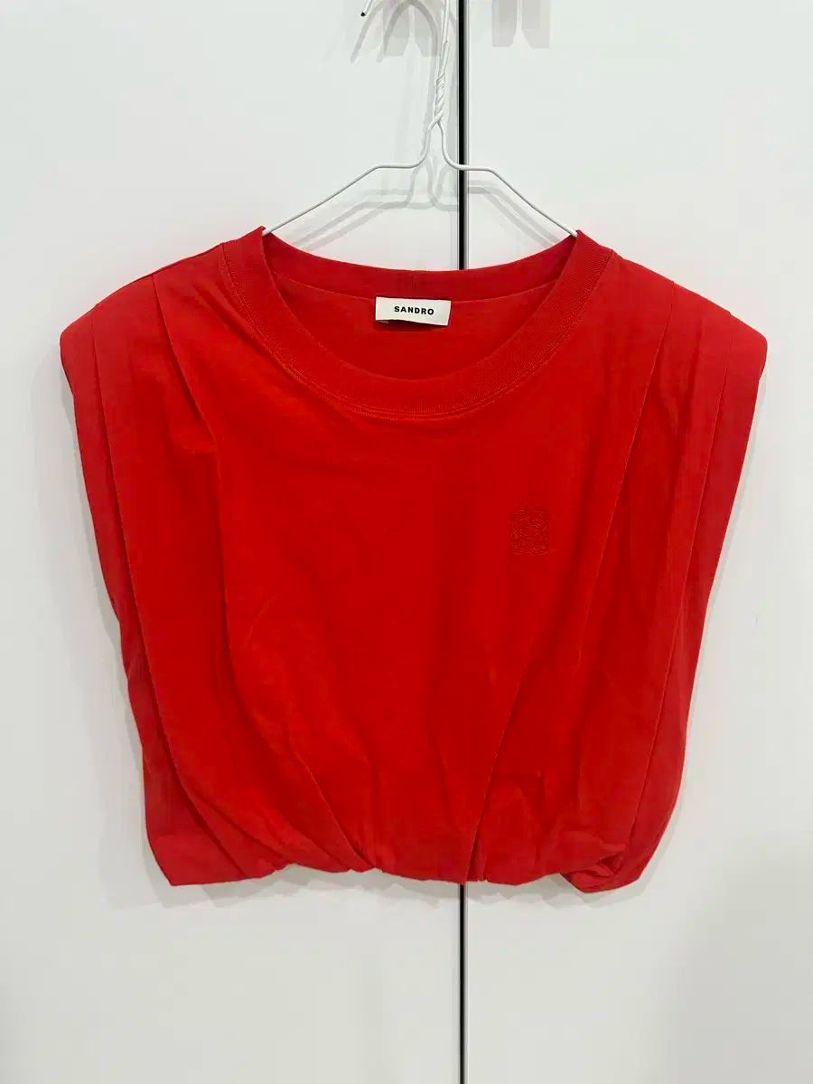 今年 SANDRO サンドロ クロップド Tシャツ レッド sandro ブランド ロゴ Tシャツ