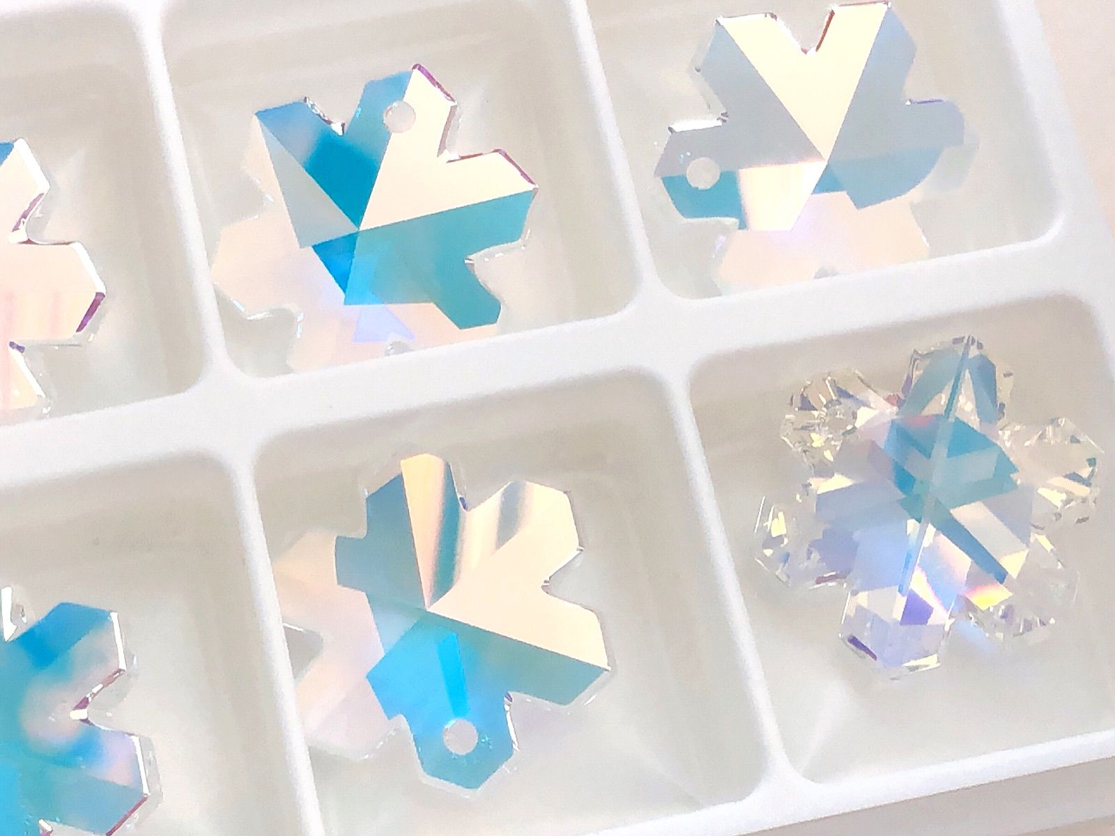 スワロフスキー 6704番 25ミリ クリスタルオーロラ - メルカリ