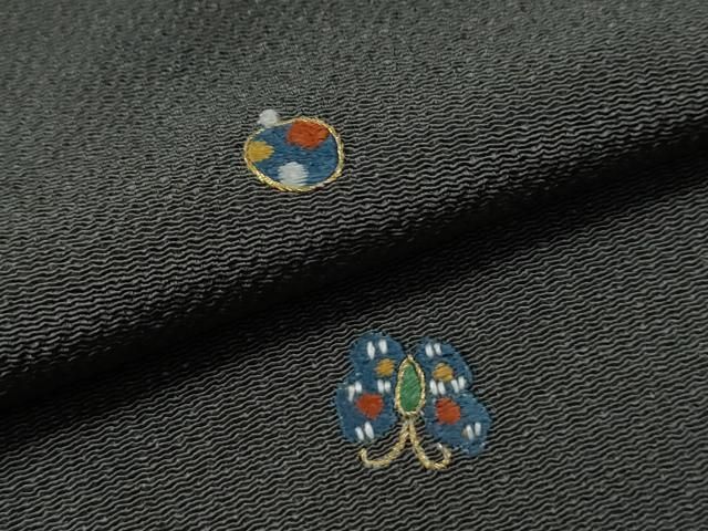 平和屋着物●上質な小紋　総刺繍　虫　蝶　金糸　鬼しぼ縮緬　正絹　逸品　CAAU1863yc 平和屋着物○上質な小紋 総刺繍 虫 蝶 金糸 鬼しぼ縮緬 正絹 逸品