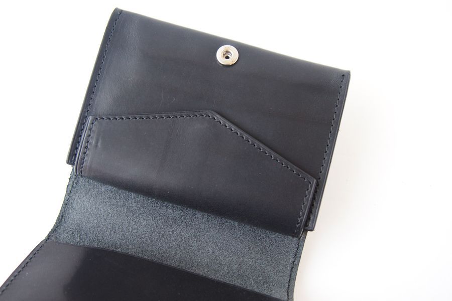 新品｜未使用｜マニウノ｜MANIUNO｜ 小銭入れつき折り財布 - メルカリ