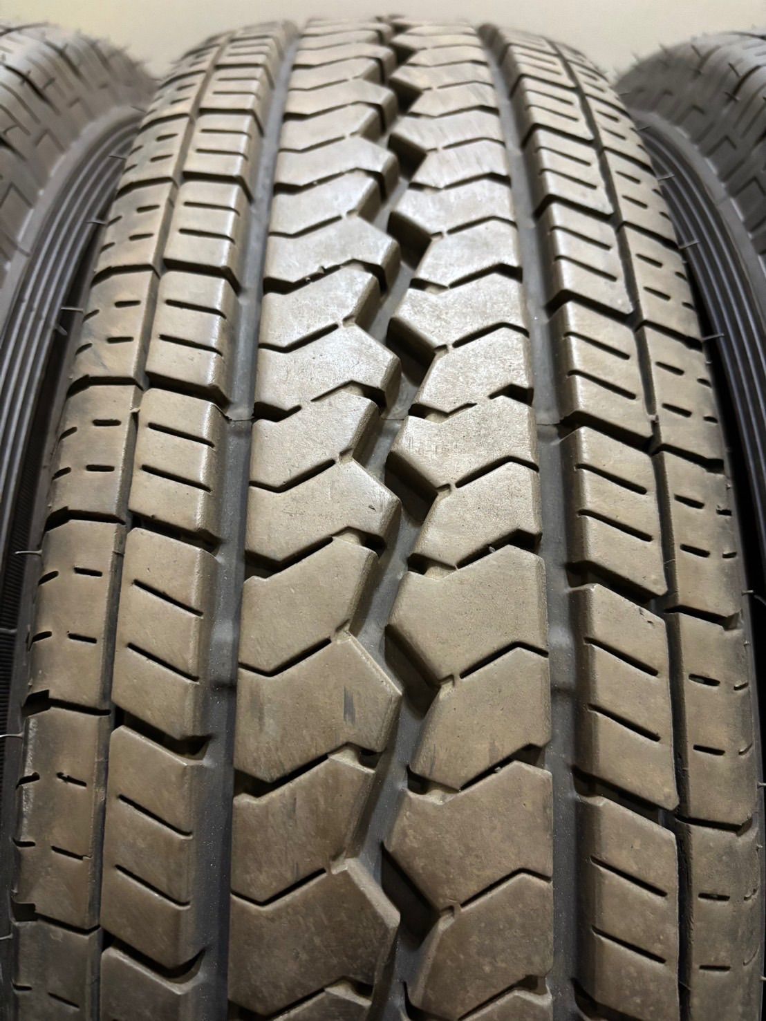 175R14 LT6P.R.