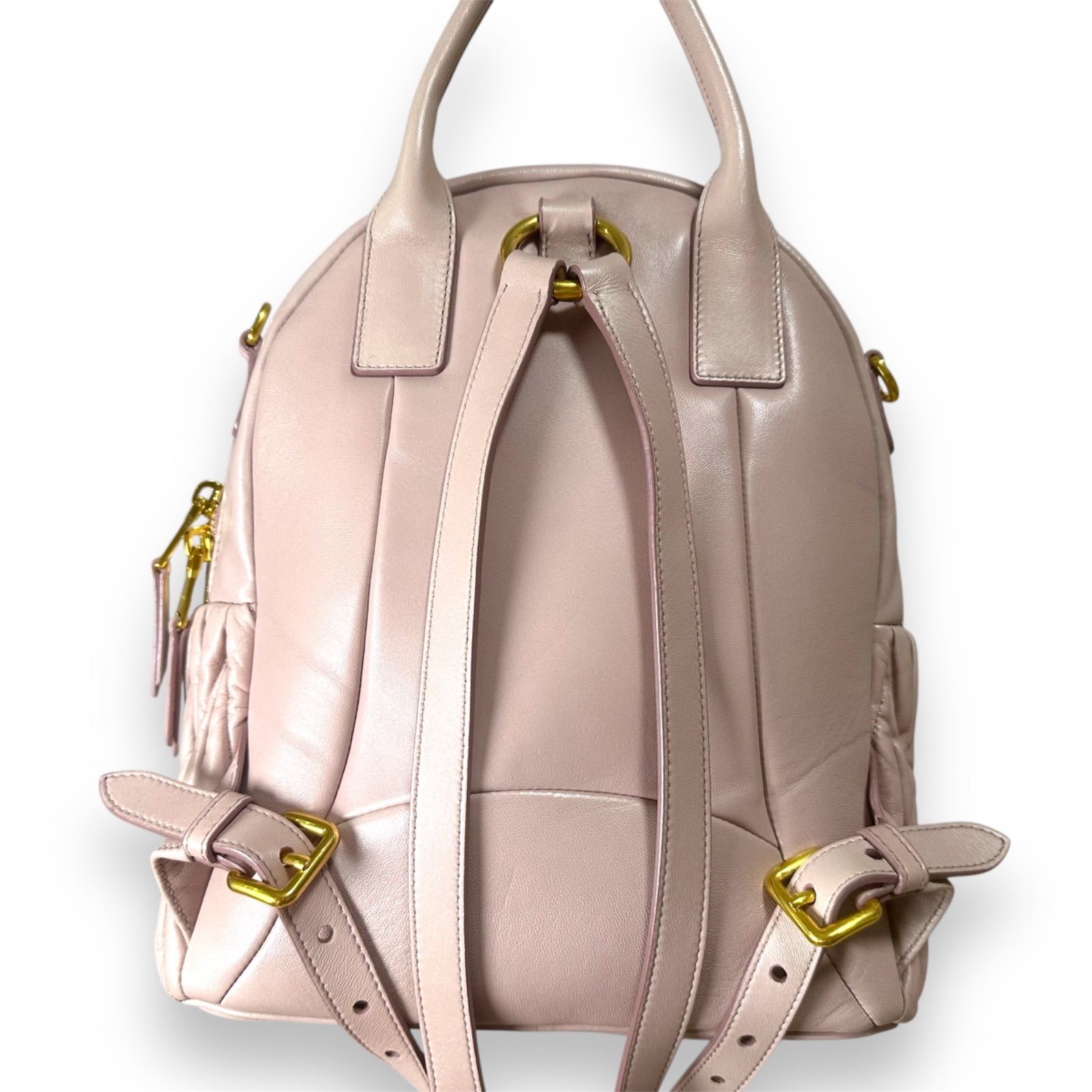 MIU MIU ミュウミュウ　バックパック　リュック　マテラッセ　ラムスキン MIU MIU ミュウミュウバックパックリュックマテラッセラムスキン