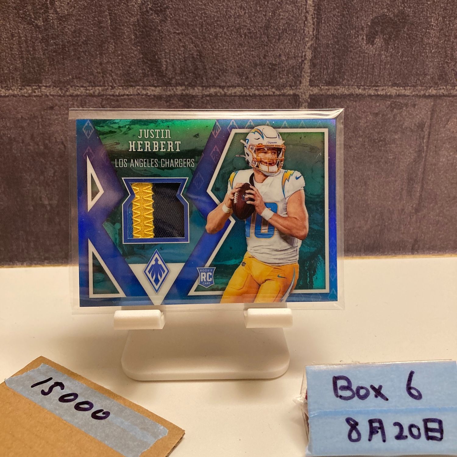 2020 Panini Phoenix Justin Herbert 08|25 Los Angeles Chargers Phoenix Fabrics パッチ RC ルーキー Rookie カード