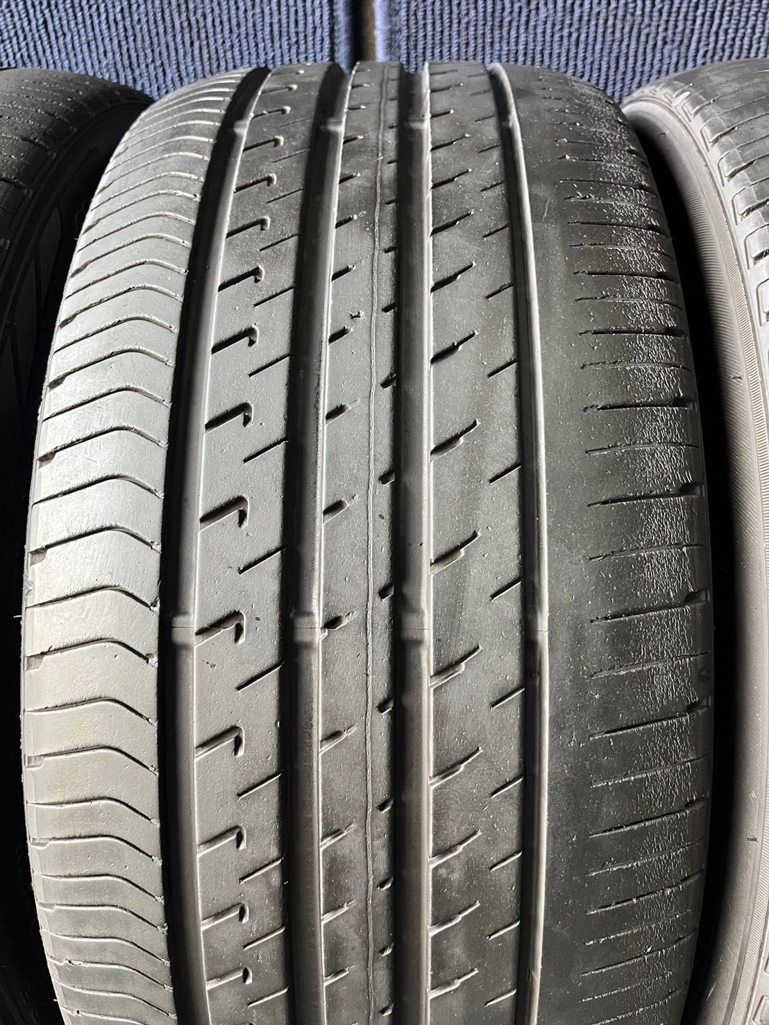 ☆送料無料☆【2019年製造】【溝7～8分山】DUNLOP VEURO VE303 4本  235/40R18  ASP2118