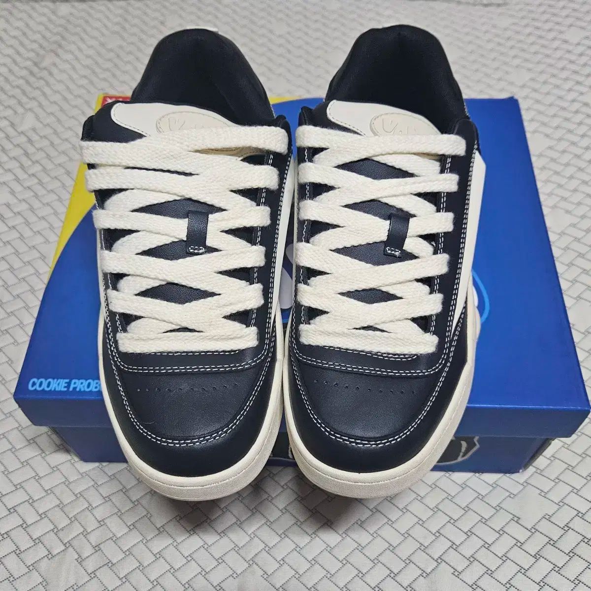 バンディダー ピンク プロボード クッキー-クリーム