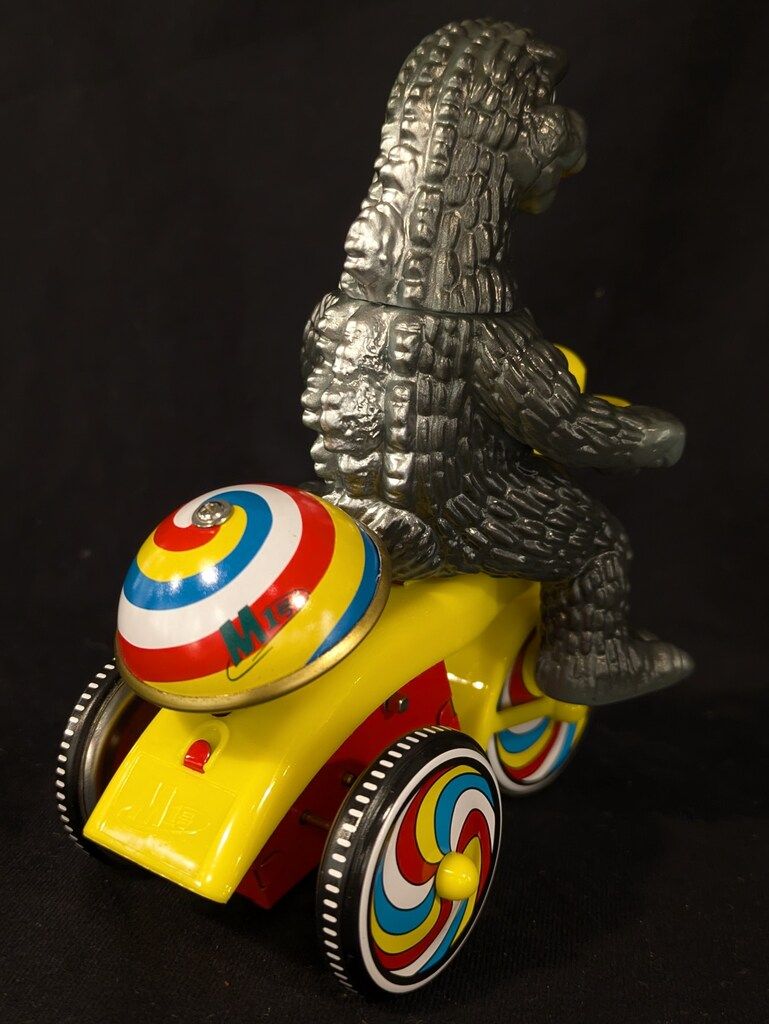 🦖 「ニセゴジラ三輪車」箱絵原画 発売元：有限会社M1号 #art #artwork