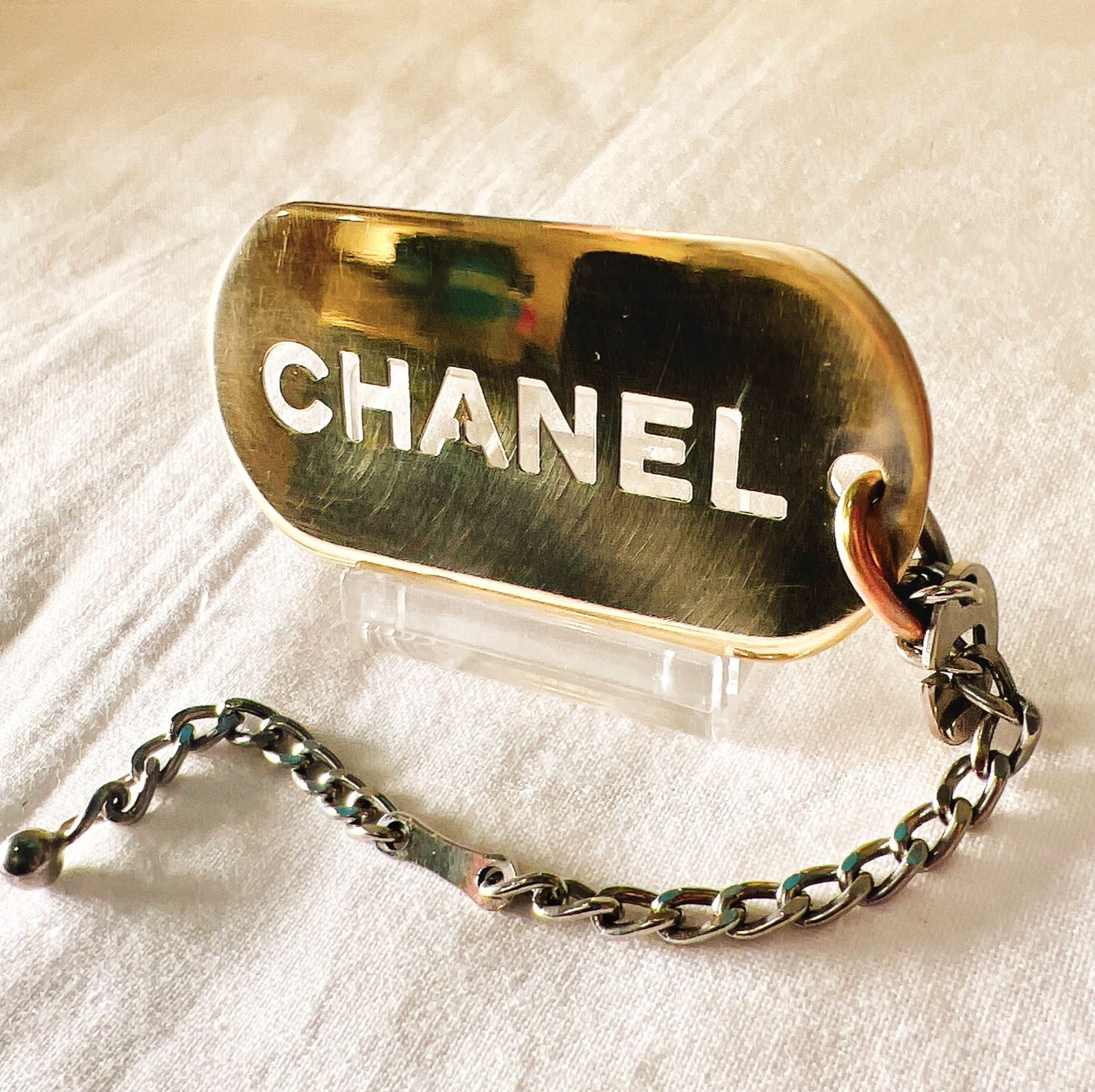 【CHANEL】シャネル　ロゴプレート 　キーホルダー　バッグチャーム