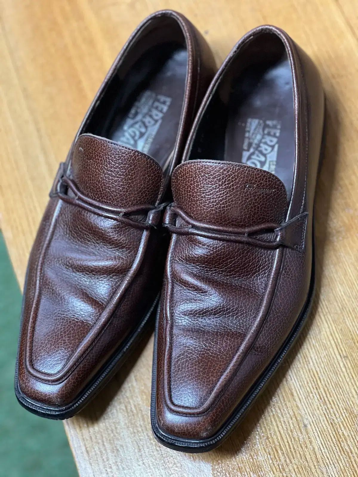  フェラガモ 6 ローファー ブーツ 革靴