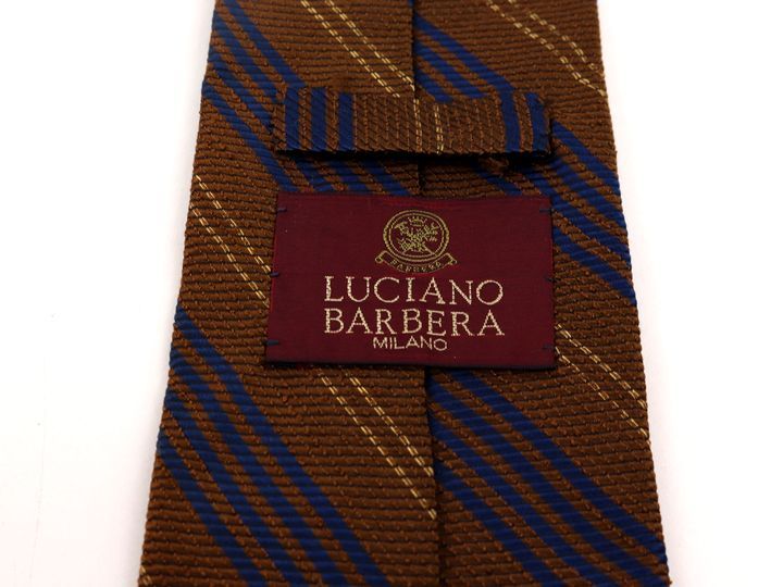 Luciano Barbeaというイタリアのブランド。ハンドメイド ...