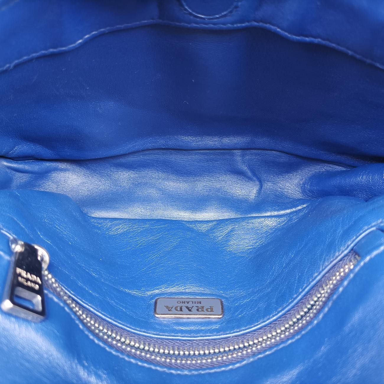 プラダPradaナッパゴーフルブルーレザー113