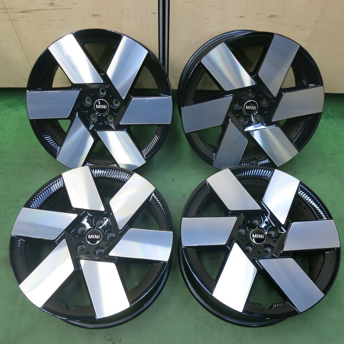 4本価格 MINI ミニ カントリーマン S オール4 純正 ホイール 20インチ 20×8J PCD112|5H 5061104SYホ