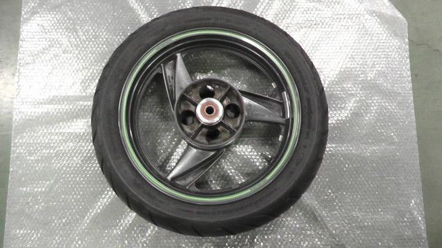 ZZR400 ZX400N-033xxx の リアホイール タイヤ付 1747096753