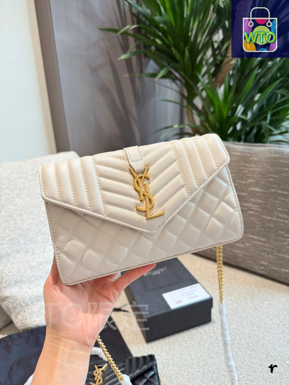 新品未使用SAINT LAURENTミニエンベロープバッグ　定価253,000円 今日特価】YSL Saint Laurent New Envelope Bag Small Grain