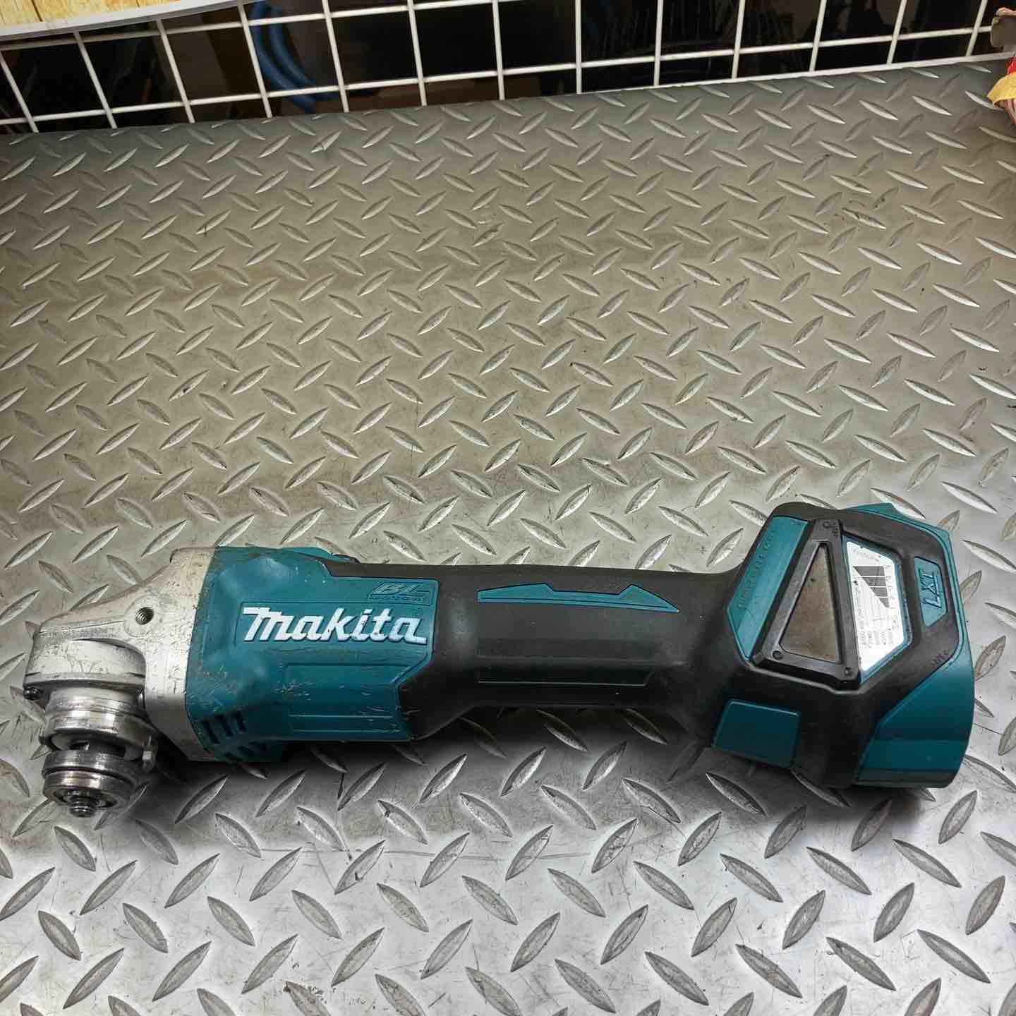 マキタ makita 100mmコードレスディスクグラインダ GA412DZ 川崎店
