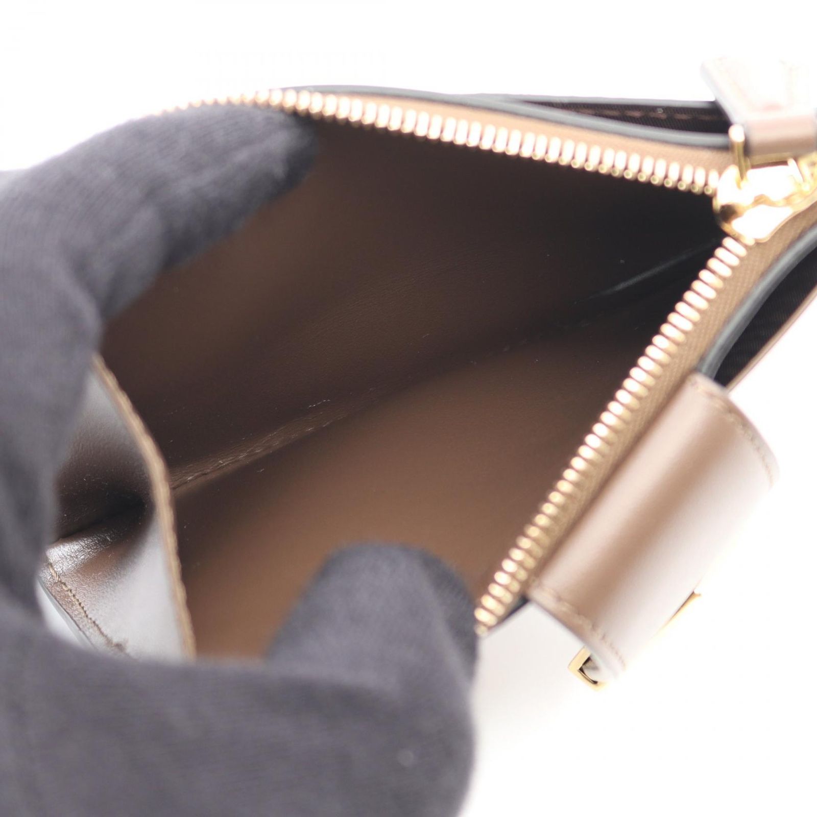 フェンディ FENDI カードケース FFダイヤモンド ジップカードケース ズッカ 8M0507ADYMF13VK ブラウン レザー FFダイヤモンド ジップカードケース レディース 新品 【新品★】FENDI フェンディ カードケース FFダイヤモンド ブラウン