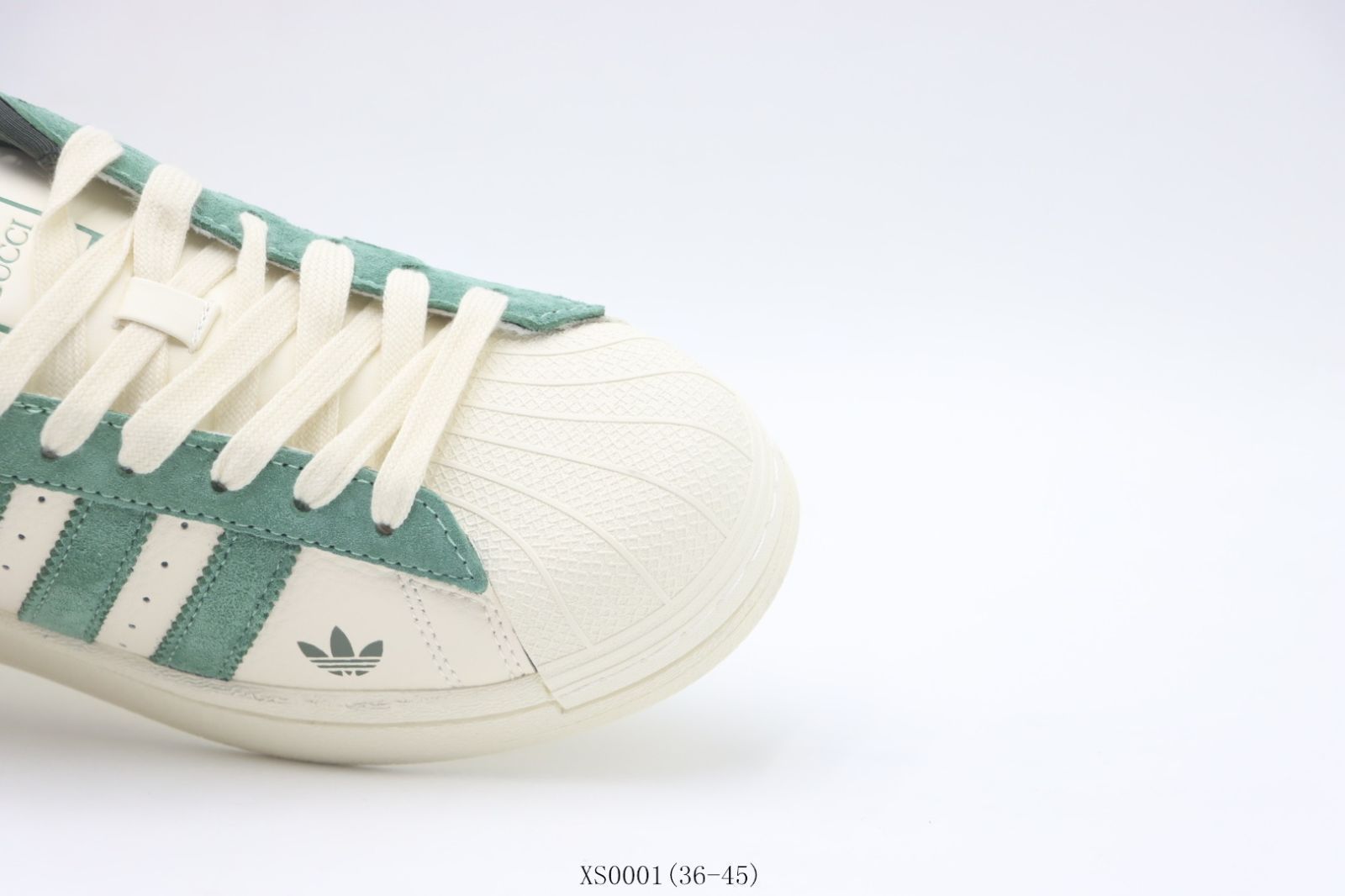 Adidas スニーカー