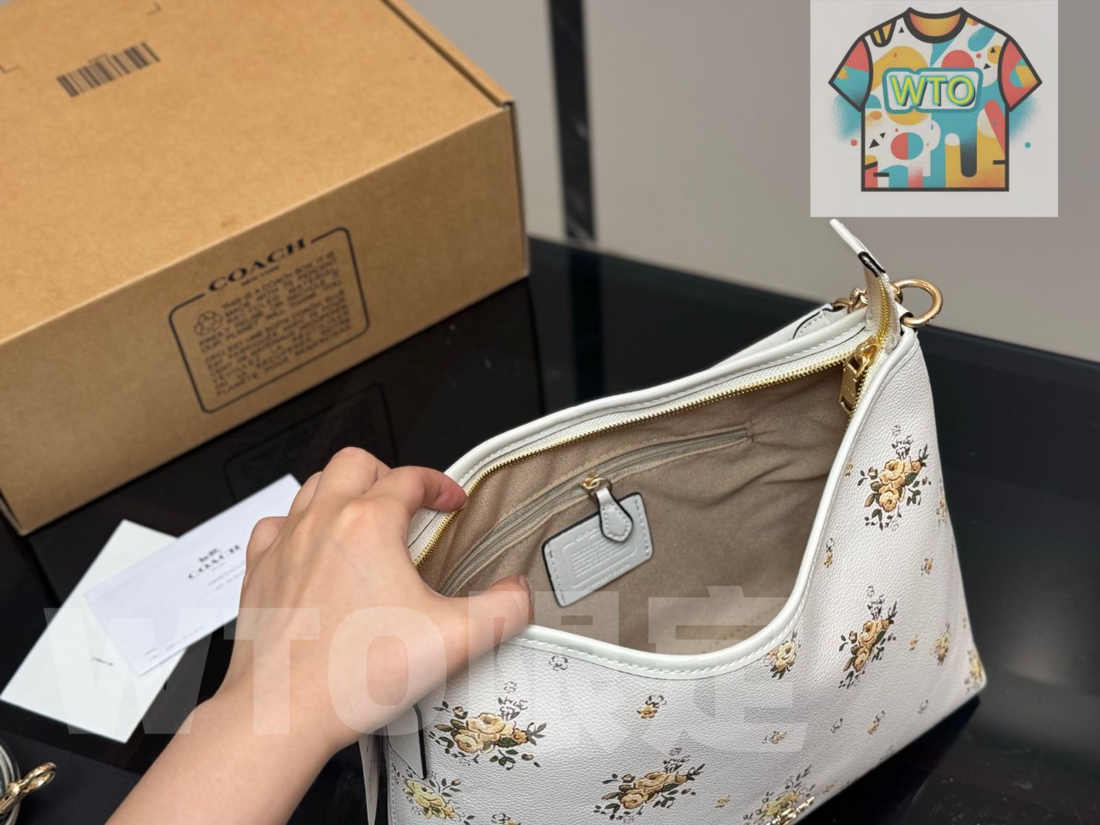 今日WTO】Coach コーチ ローレル ホーボー ストリートバッグ