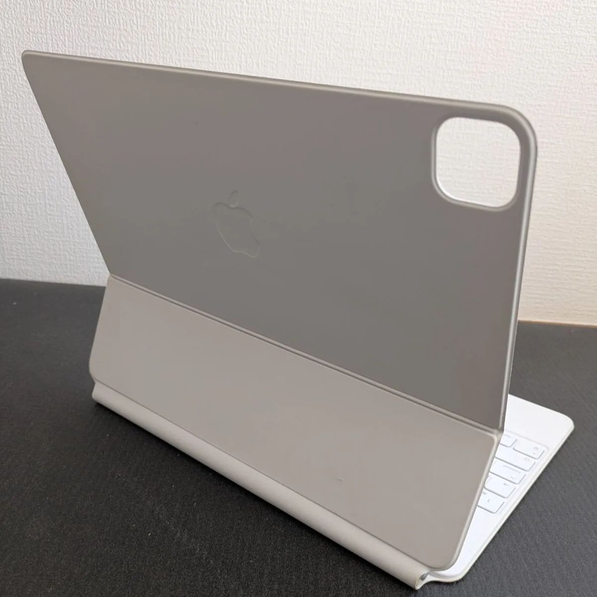 iPad Pro/Air 13/12.9インチ用 マジックキーボード 日本語版（JIS）Magic Keyboard ホワイト A2480
