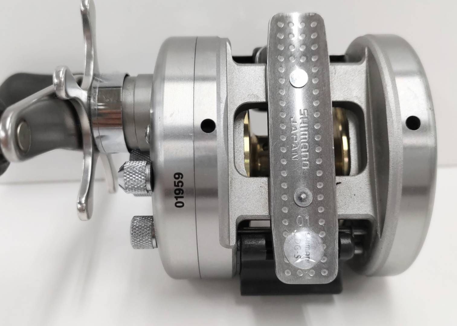 春爆セール！】【極良品】シマノ 05カルカッタ 200（01）バス ナマズ