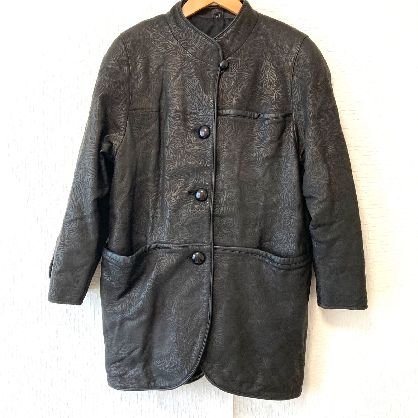 本革◎ 状態良好◎ 日本製◎【leather coat】レザーコート 羊革 牛革 厚手 上質 ジャケット アウター 高級感 かっこいい ロング丈 ミリタリー ブラック 黒 レディース 女性 サイズF／M12511UU