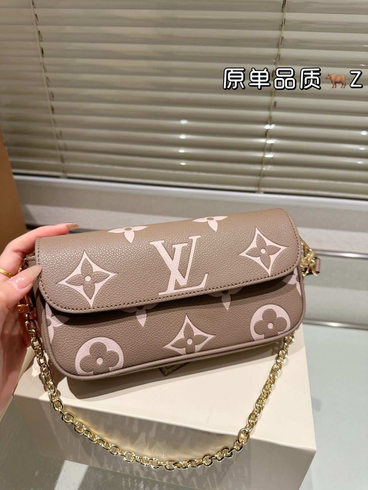 今日特価】Louis Vuitton WALLET ON CHAIN IVY ルイヴィトン